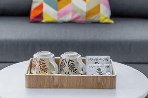 Between River and Sea