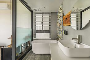 Between River and Sea