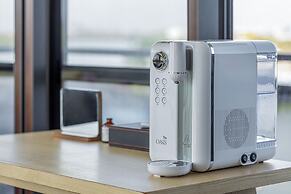 Between River and Sea