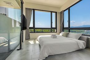 Between River and Sea