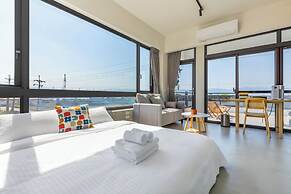 Between River and Sea