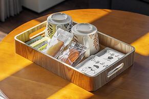 Between River and Sea