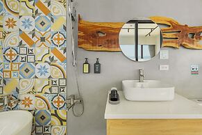 Between River and Sea