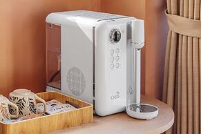 Between River and Sea