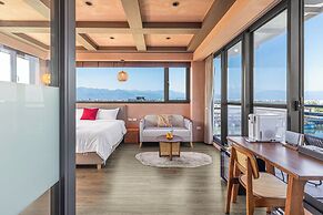 Between River and Sea