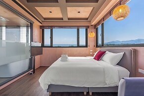 Between River and Sea