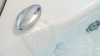 Geoje Kkachi and Santorini Pension