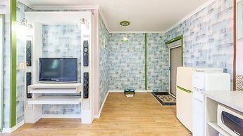 Geoje Kkachi and Santorini Pension