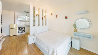 Geoje Kkachi and Santorini Pension