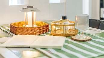 Geoje Kkachi and Santorini Pension