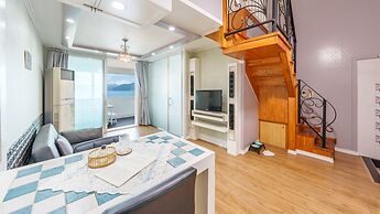 Geoje Kkachi and Santorini Pension