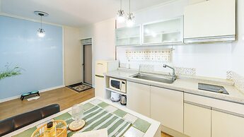 Geoje Kkachi and Santorini Pension