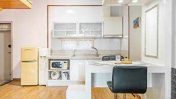 Geoje Kkachi and Santorini Pension