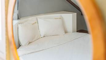 Geoje Kkachi and Santorini Pension