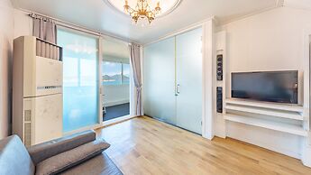 Geoje Kkachi and Santorini Pension