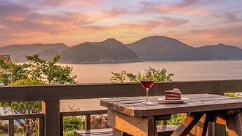 Geoje Kkachi and Santorini Pension