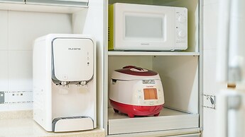 Geoje Kkachi and Santorini Pension