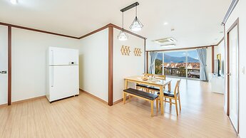 Geoje Kkachi and Santorini Pension