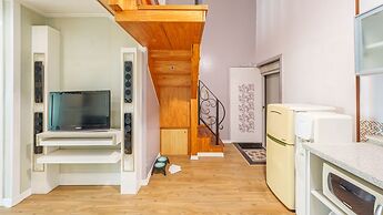 Geoje Kkachi and Santorini Pension