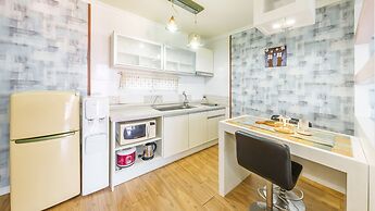 Geoje Kkachi and Santorini Pension