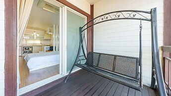 Geoje Kkachi and Santorini Pension