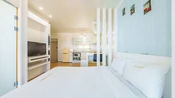 Geoje Kkachi and Santorini Pension