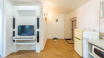 Geoje Kkachi and Santorini Pension