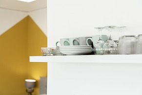 Spacious Urban Retreat Central 2-bedroom Haven for 8