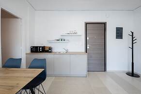 Spacious Urban Retreat Central 2-bedroom Haven for 8