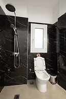 Spacious Urban Retreat Central 2-bedroom Haven for 8