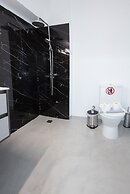 Spacious Urban Retreat Central 2-bedroom Haven for 8