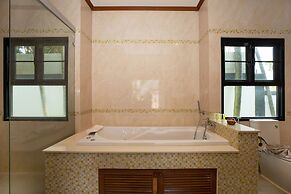 Balinese-Style 3BR Pool Villa Tina