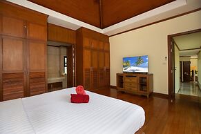 Balinese-Style 3BR Pool Villa Tina