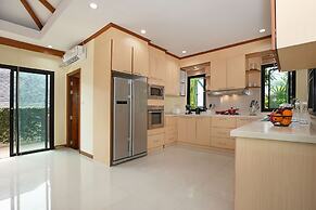 Balinese-Style 3BR Pool Villa Tina