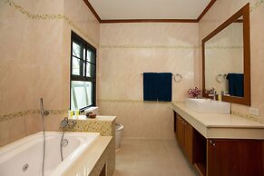 Balinese-Style 3BR Pool Villa Tina