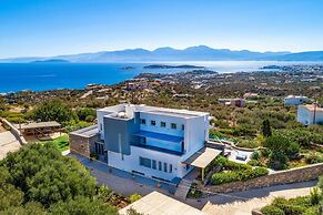 Villa Friends With Private Pool