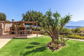 Villa Friends With Private Pool