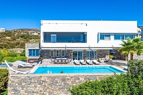 Villa Friends With Private Pool