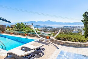 Villa Friends With Private Pool