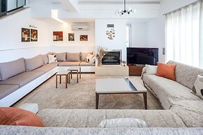 Villa Friends With Private Pool