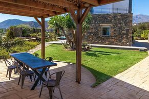 Villa Friends With Private Pool