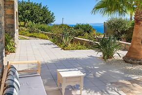 Villa Friends With Private Pool