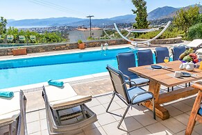 Villa Friends With Private Pool