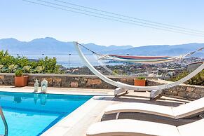 Villa Friends With Private Pool