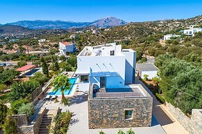 Villa Friends With Private Pool