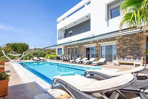 Villa Friends With Private Pool