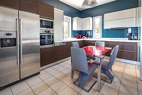 Villa Friends With Private Pool