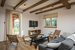 Villa With Pool in Hutisko-solanec