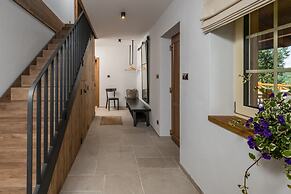Villa With Pool in Hutisko-solanec