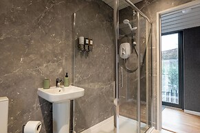 Unique 1 BD Eco-Retreat in Old Chalford